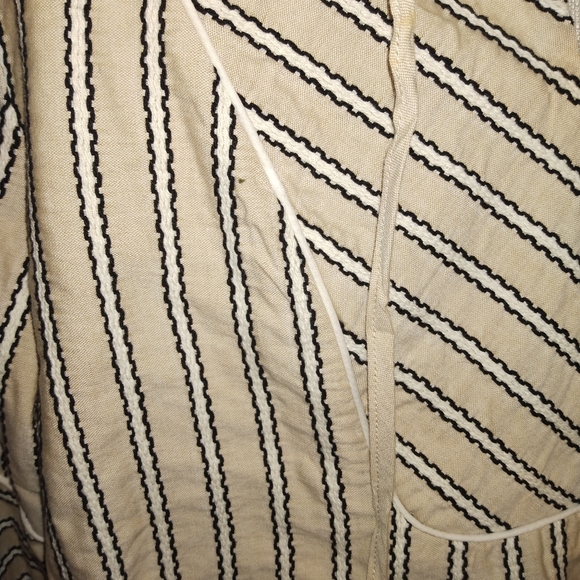 Issac Mizrahi Live Cream Striped Bell Sleeve Top Size 8 - Picture 6 of 7